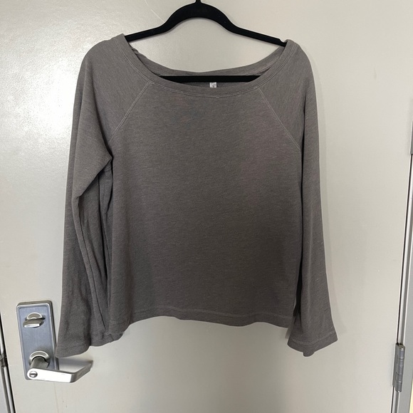 Fabletics- Maddie Ziegler pullover - Picture 2 of 11